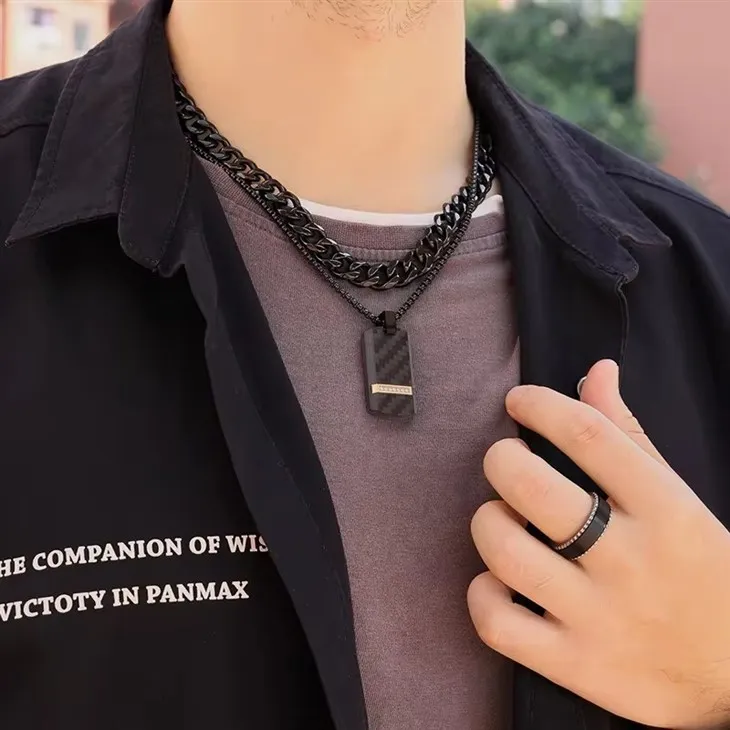 Dog Tag Pendant Stainless Steel And Carbon Fibre Lines Inlaid Zircon Men's Pendant